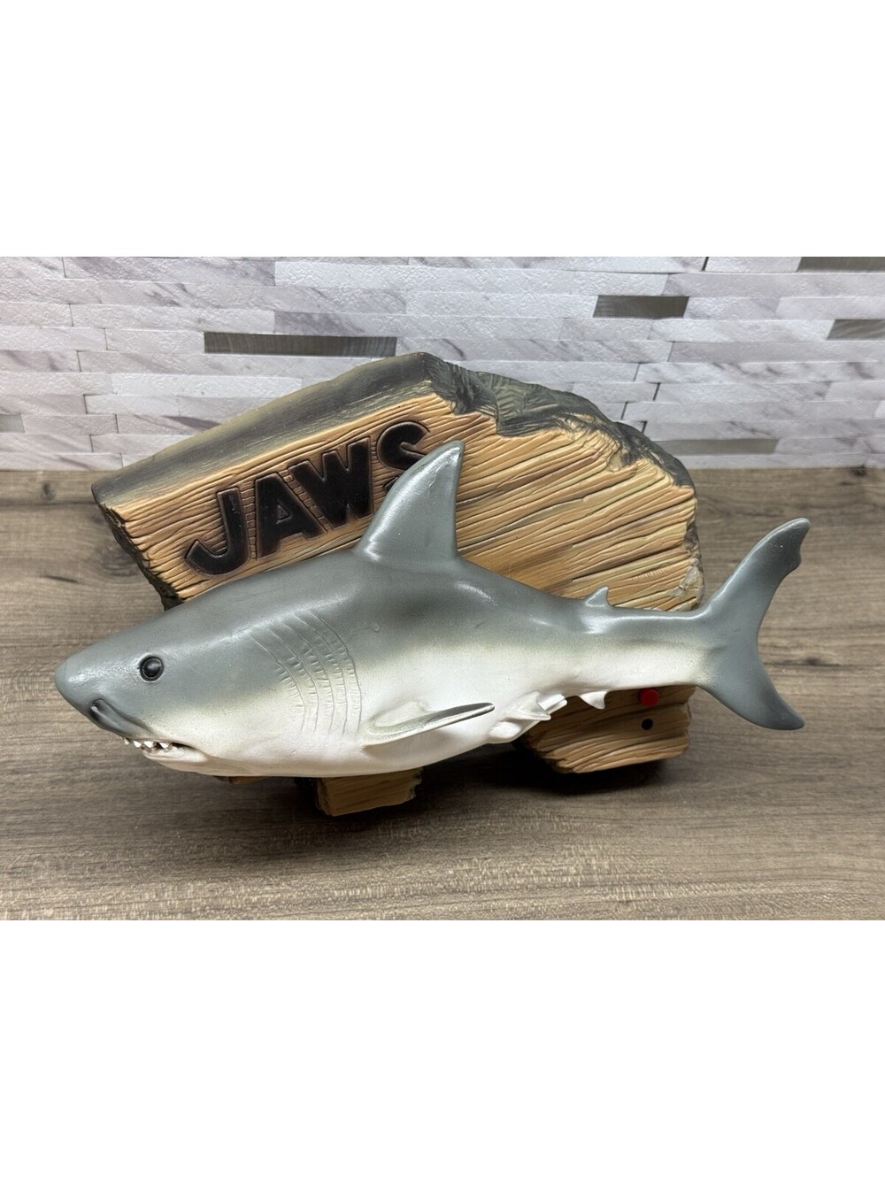 Gemmy JAWS Singing Fish Great White Shark Big Mouth Billy Bass -Working *READ*